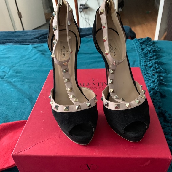 Valentino Rock Stud Heels Size 8.5 - Picture 2 of 2